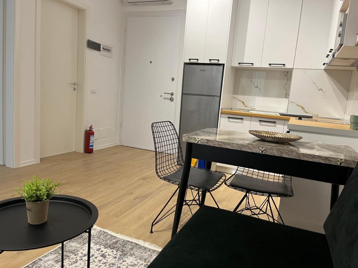 Comfy Nest Apartment- Free Parking Tirana Exterior foto